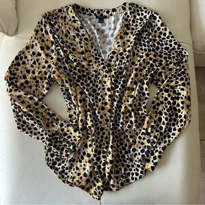 Ann TAYLOR - Petite Abstract Animal Print Long Sleeve cuffed Blouse V Neck top L